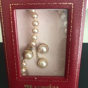 SOLD🎉 Pearl Necklace with a pair of studs.